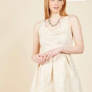 Modcloth 4X gown cream and gold foil unused